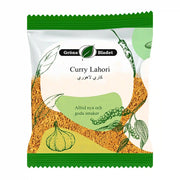 Pakkaus Curry Lahori -mauste, 40 g, vihreällä koristelulla, valkoinen tausta, valkosipuli-, pippuri- ja chili-kuvio.