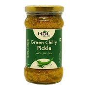 Lasipurkki, jossa on vihreä chili-pickle, suolattu vihreä chili, itämainen lisuke.