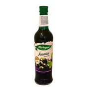 Pullo aroniahedelmäsiirappia 420 ml, etiketissä aroniahedelmiä ja vihreä korkki valkoista taustaa vasten.