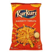 Pussi Kurkure Naughty Tomato -välipalaa, jossa on kuvia riisistä, maissista ja tomaatista punaisella taustalla.