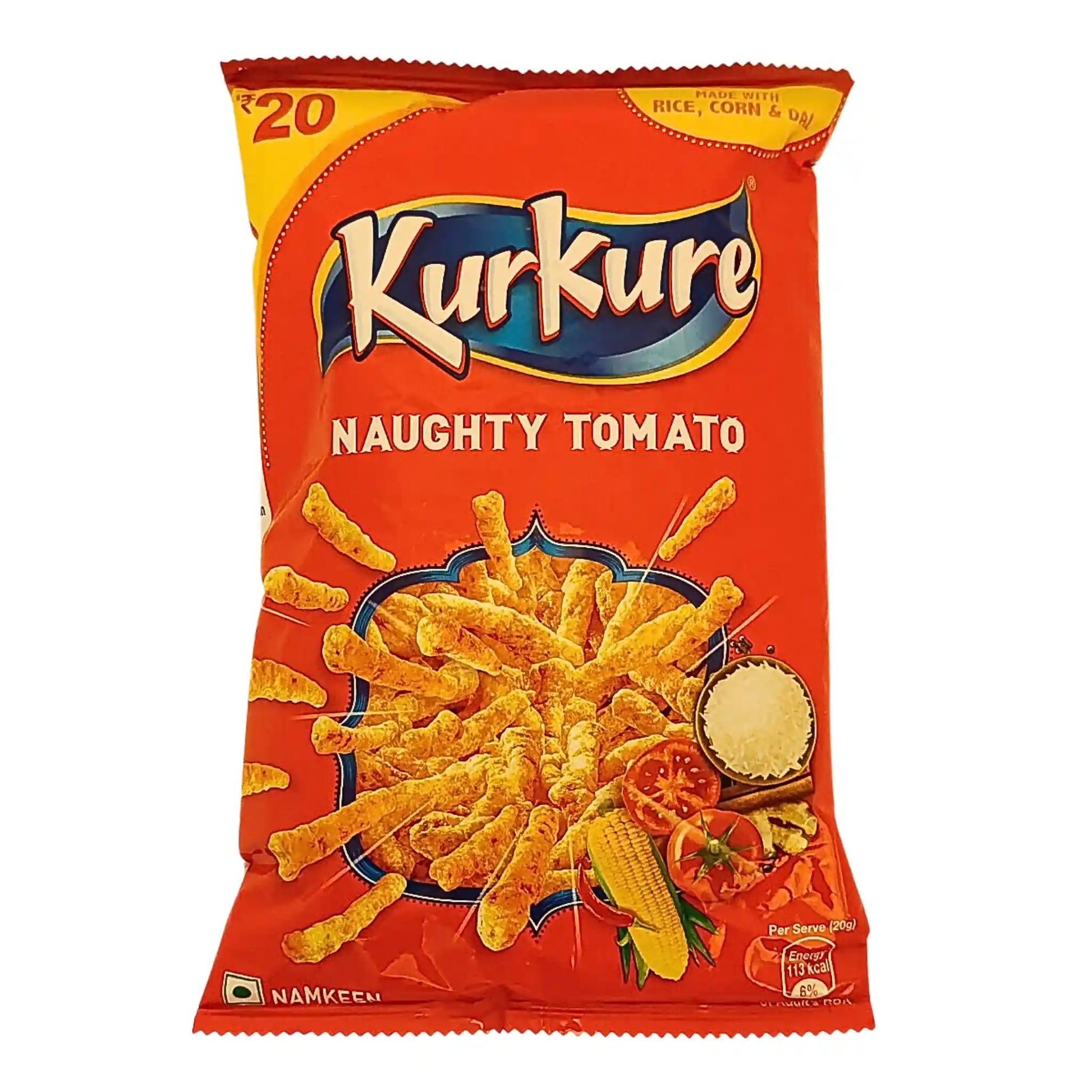 Pussi Kurkure Naughty Tomato -välipalaa, jossa on kuvia riisistä, maissista ja tomaatista punaisella taustalla.