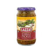 Lasipurkki, jossa on Lazzat chilisilppua öljyssä, terävästi maustettuja suolakurkkumaisia chilejä, itämaisia mausteita.