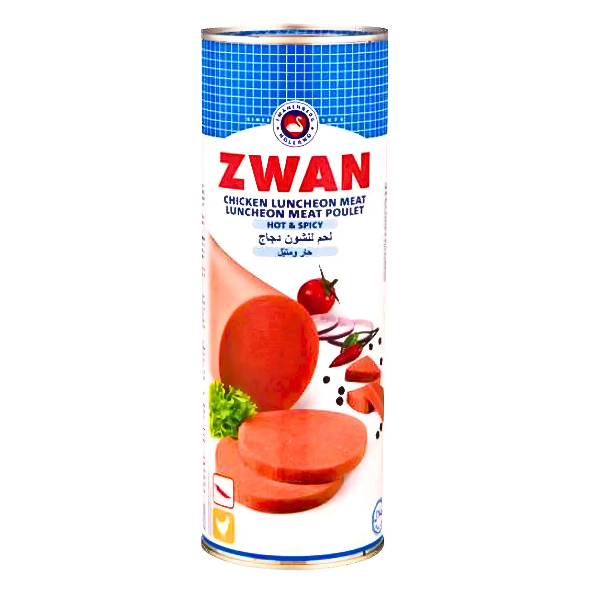 Zwan mortadella kana maustettu säilötty makkara tomaateilla ja mausteilla valkoisella taustalla