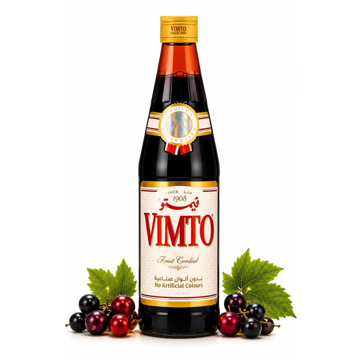 Flaska Vimto fruktdryck 710 ml med etikett och bär